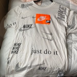 Nike short sleeve